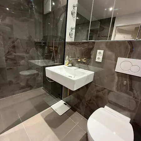 Apartamento Modern Apartment, Parking And 2 Bathrooms