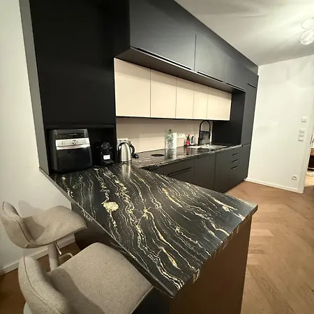 Modern Apartment, Parking And 2 Bathrooms Apartment
