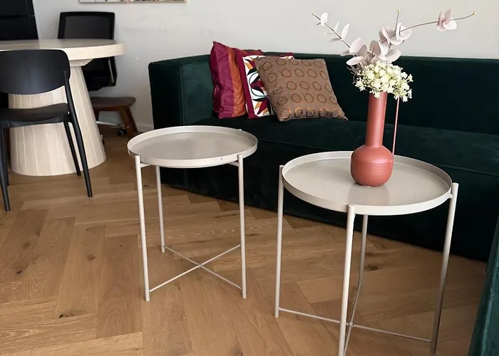 Modern Apartment, Parking And 2 Bathrooms