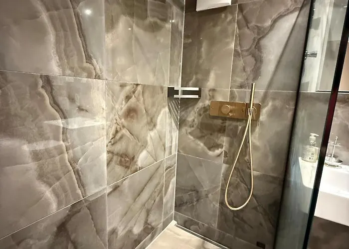 Appartement Modern Apartment, Parking And 2 Bathrooms Garching bei München